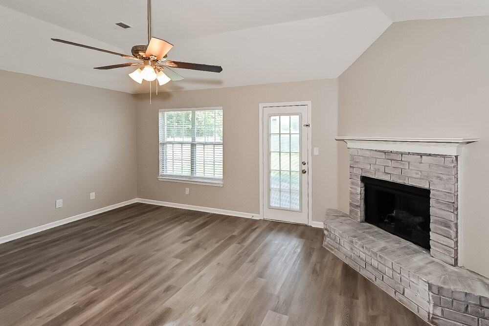 4244 Shadow Oaks Dr - Photo 3 of 16