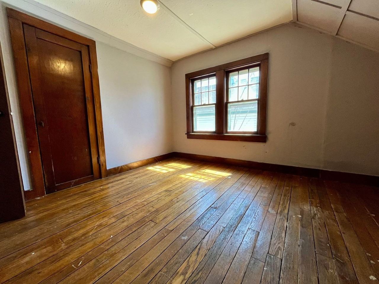 326 N 1st Ave - Photo 4 of 26