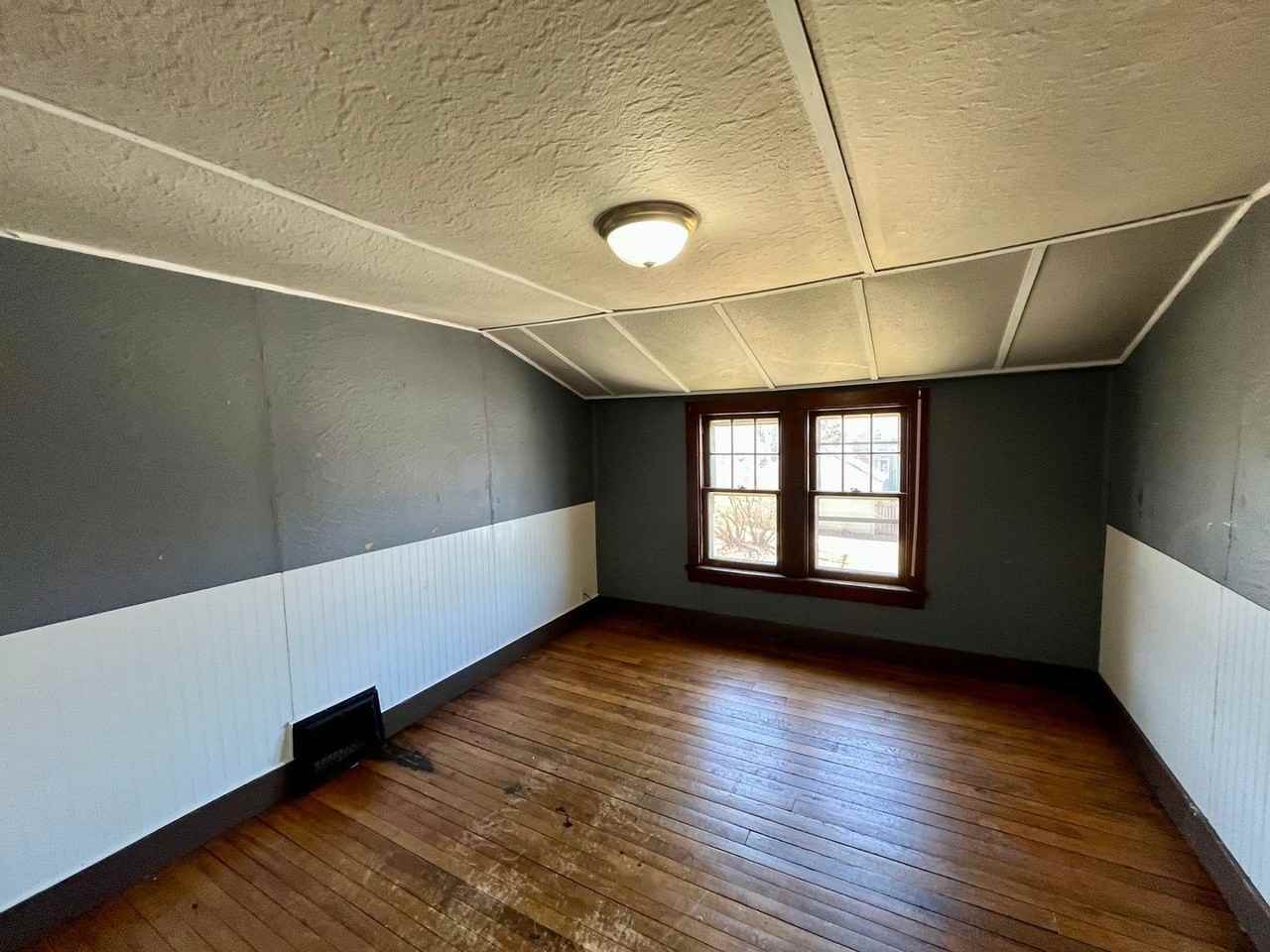 326 N 1st Ave - Photo 5 of 26