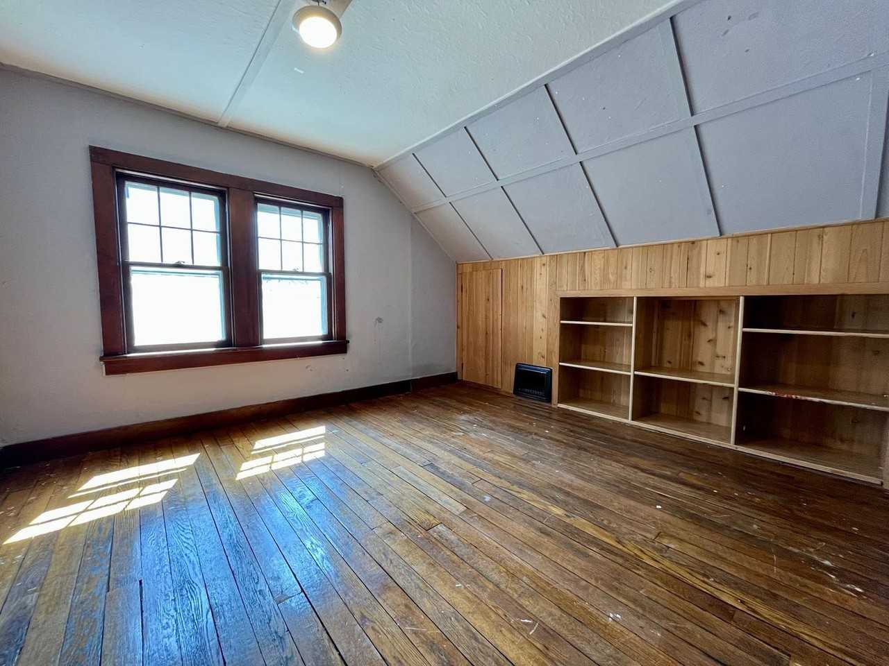 326 N 1st Ave - Photo 6 of 26