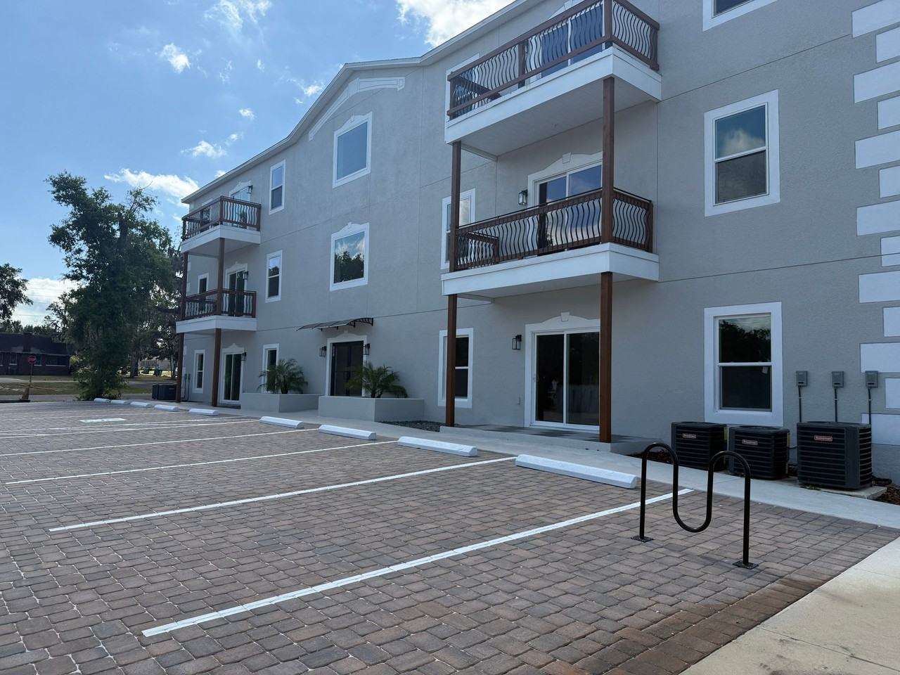 201 N Dewey St #303 - Photo 2 of 50