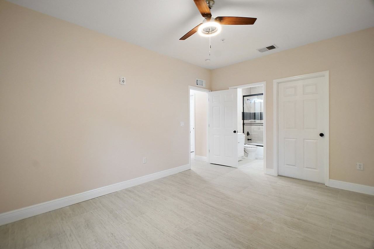 201 N Dewey St #303 - Photo 6 of 50