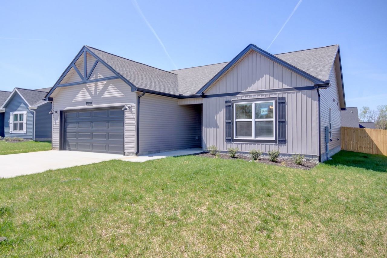196 Donegal Dr - Photo 3 of 44