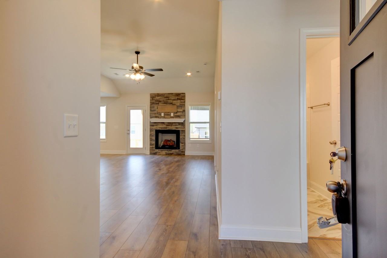 196 Donegal Dr - Photo 5 of 44