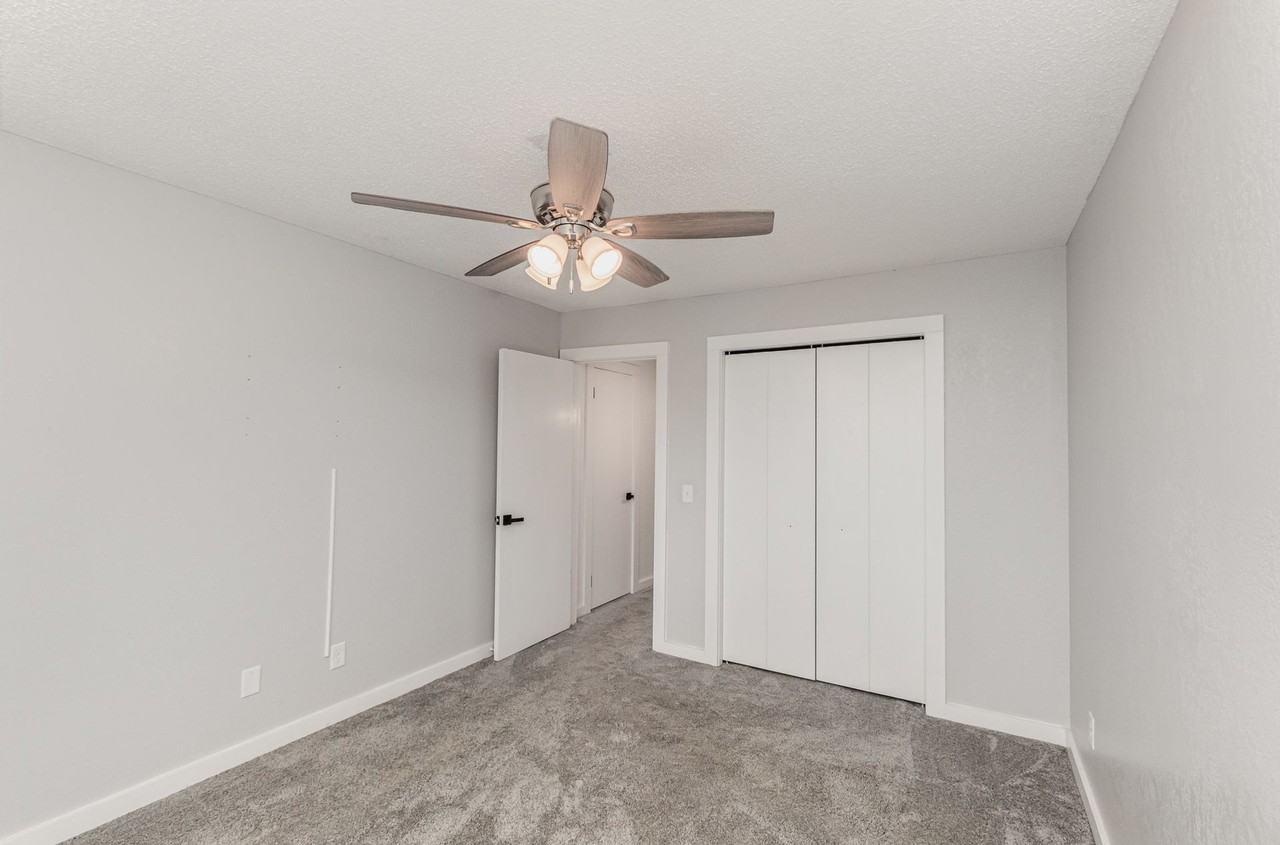 Weiss Street Duplex - Photo 6 of 14