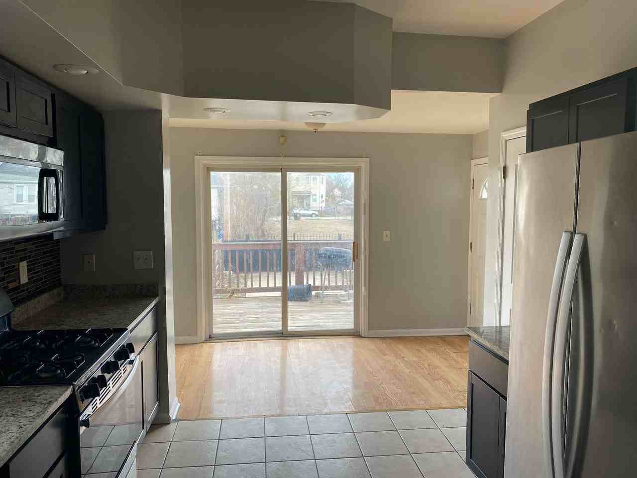 6829 S Aberdeen St - Photo 6 of 22