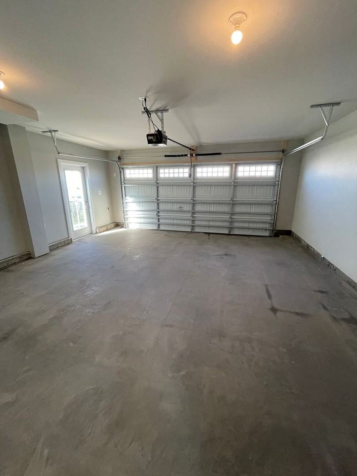 2065 Tailor Dr - Photo 2 of 28