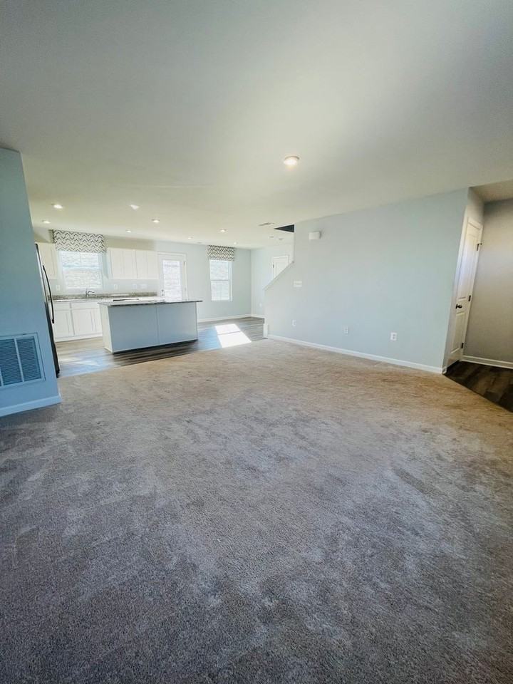 2065 Tailor Dr - Photo 4 of 28