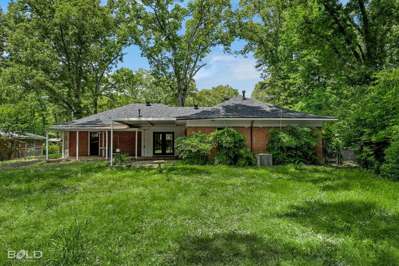 6119 Bradford Drive - Photo 3 of 33