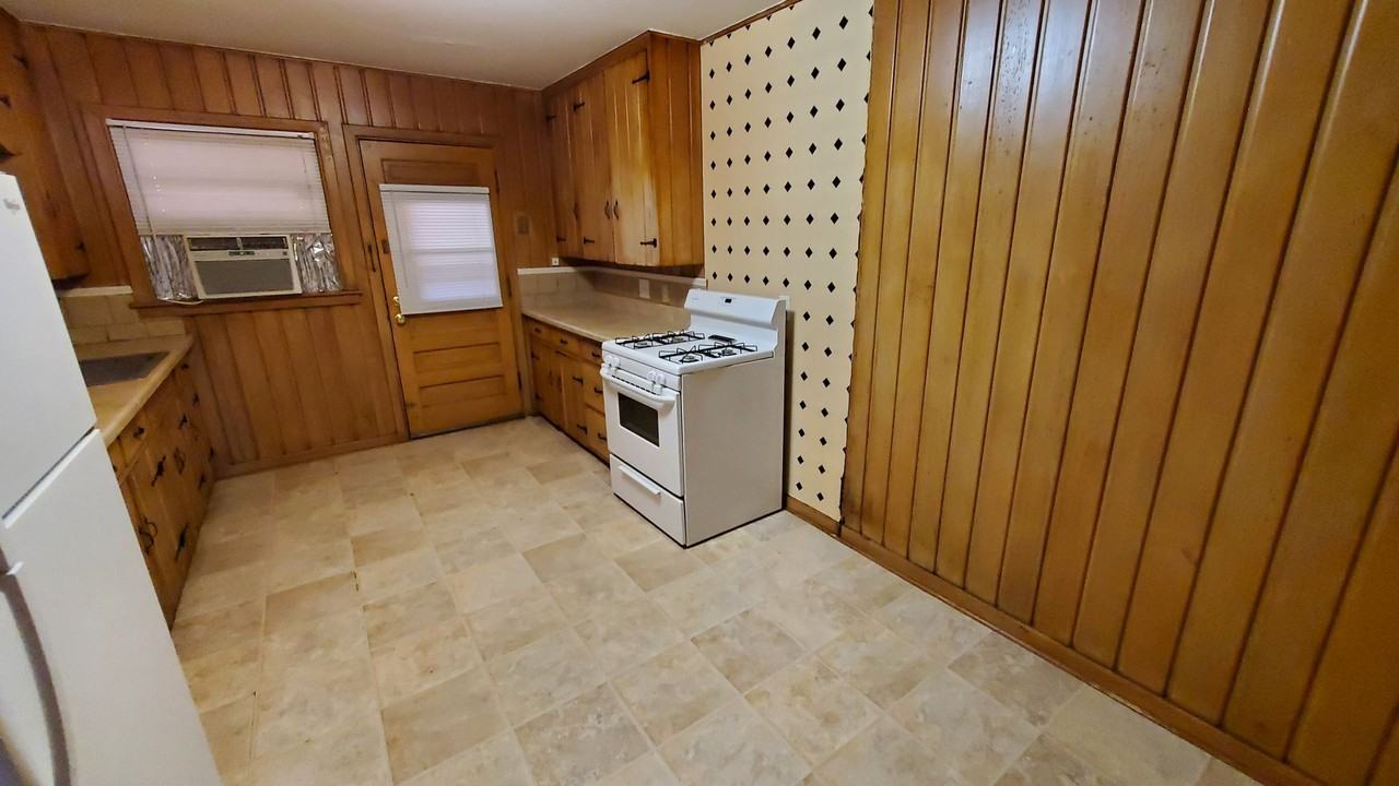 1613 - Photo 7 of 10