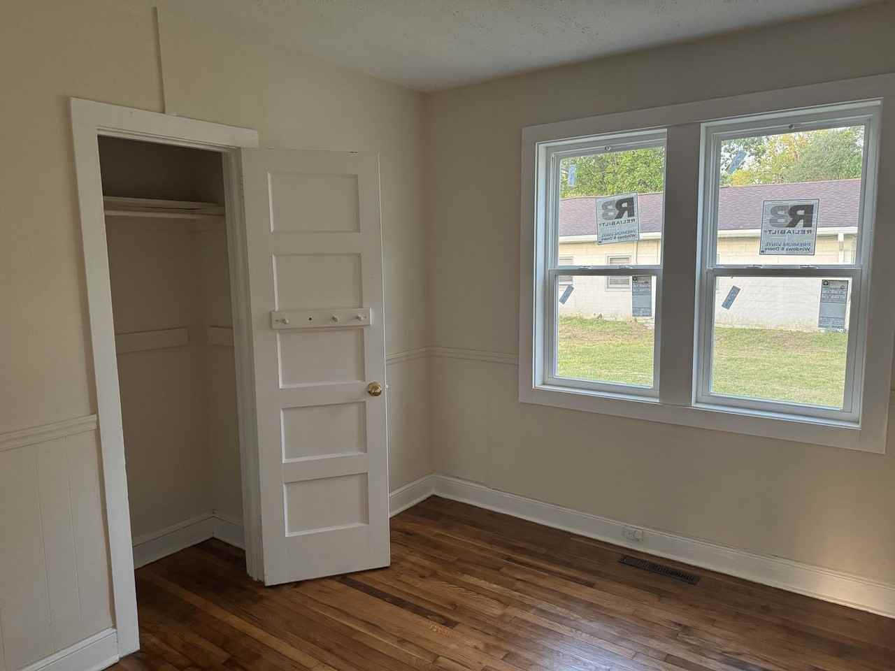 512 E Main St - Photo 3 of 13