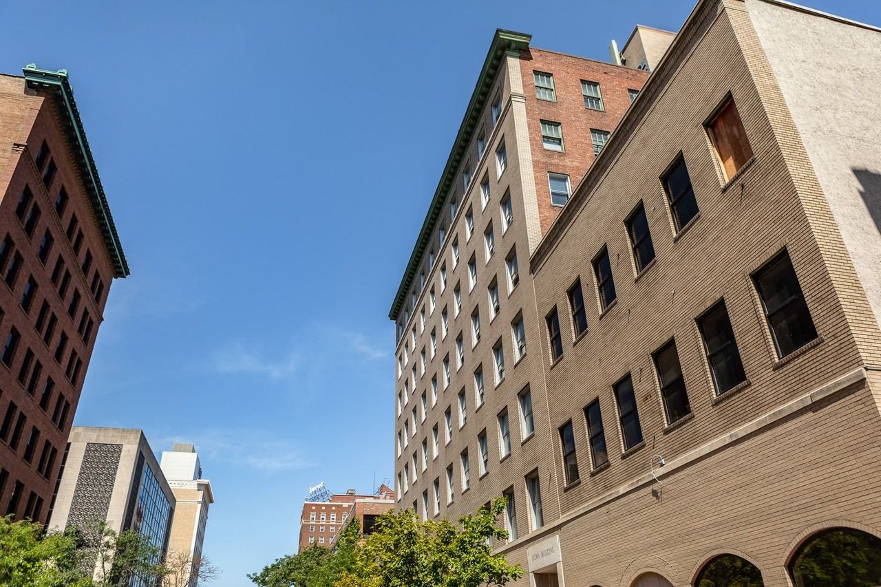 210 2nd Street SE - Photo 5 of 6