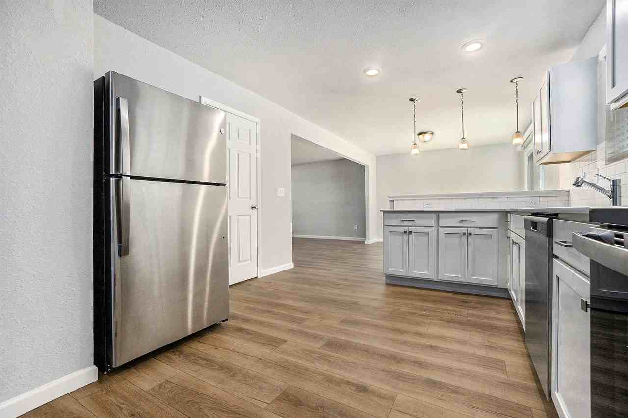 3137 Alder Dr Sw - Photo 2 of 25