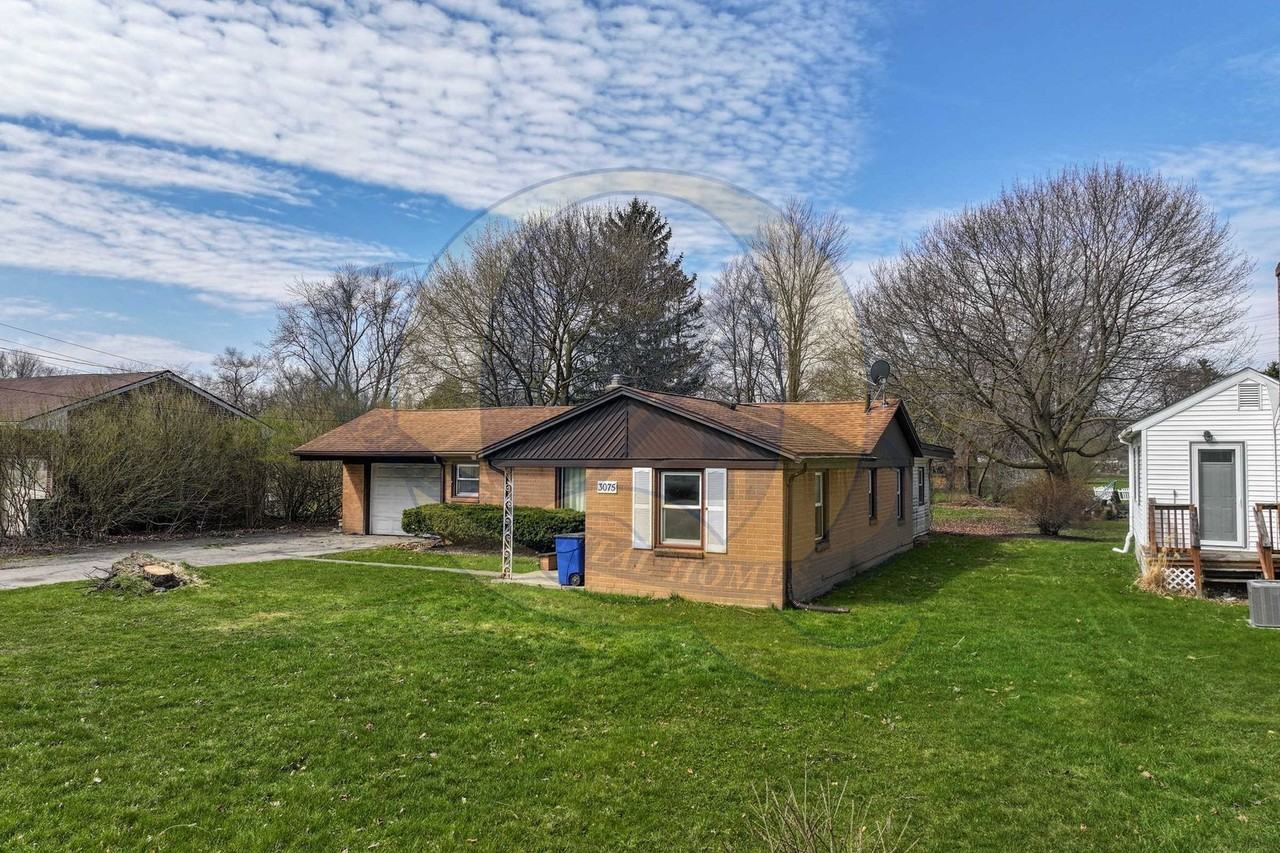 3075 Lanning Dr - Photo 3 of 18