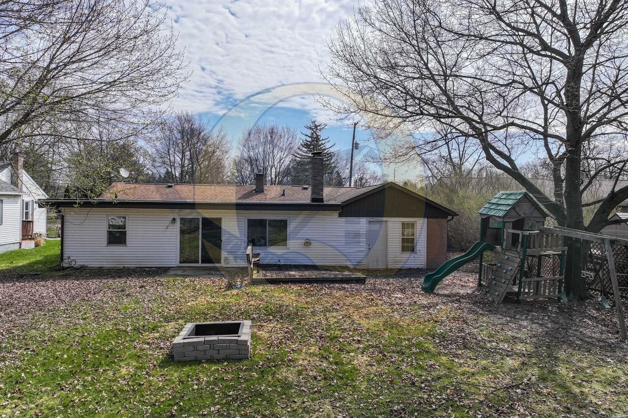 3075 Lanning Dr - Photo 4 of 18