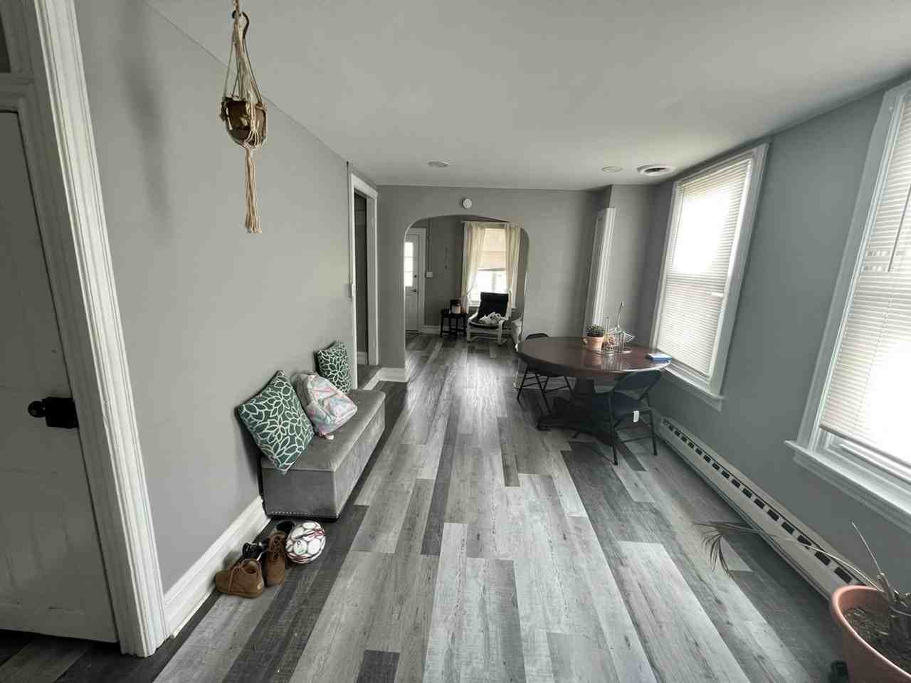 432 Green St - Photo 2 of 19