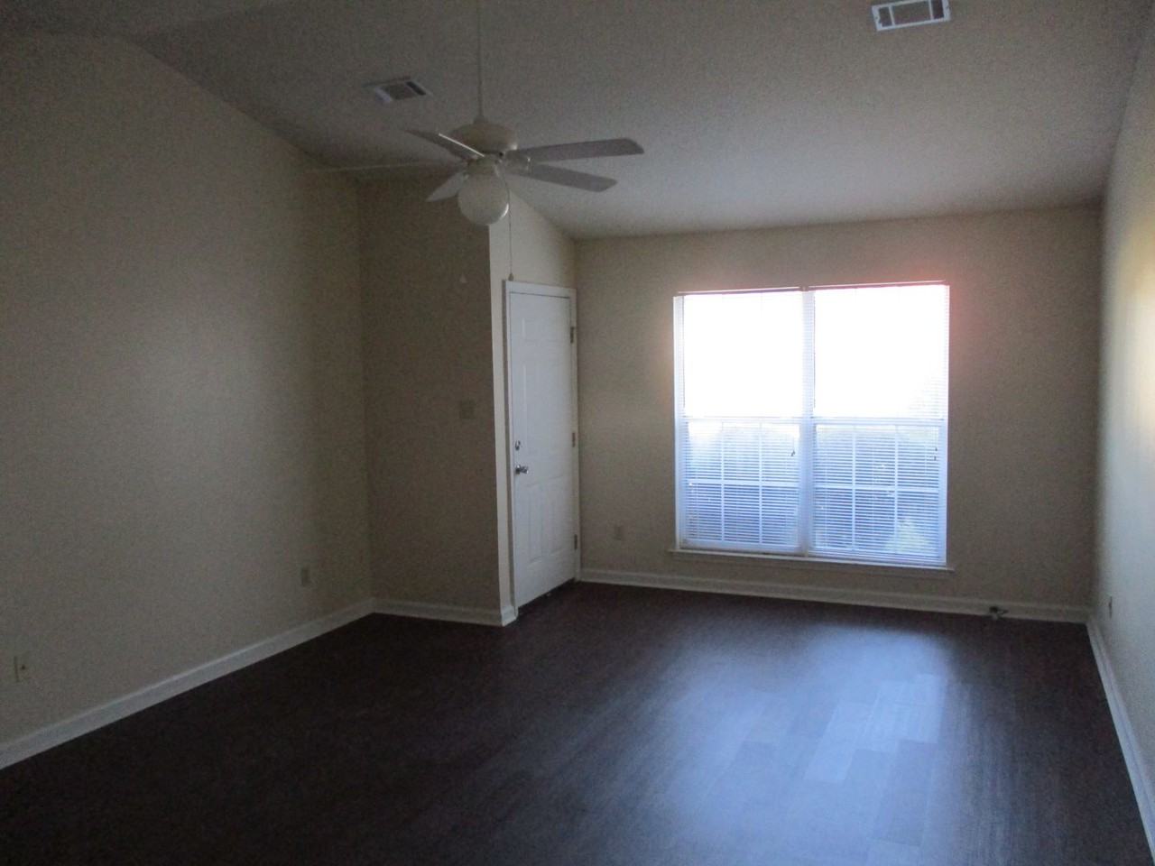 210 Starksville Ave S Apt A - Photo 2 of 9
