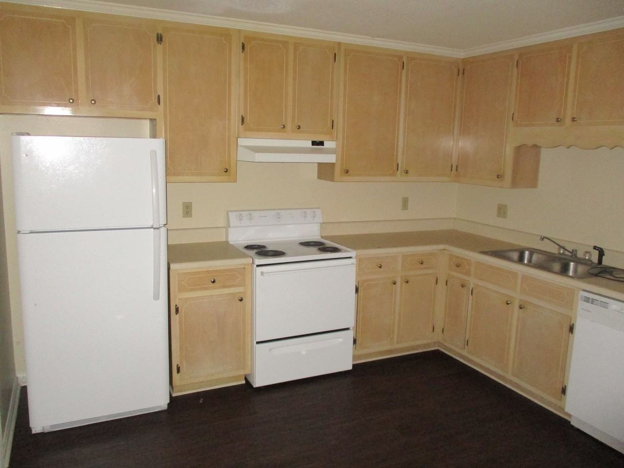 210 Starksville Ave S Apt A - Photo 3 of 9