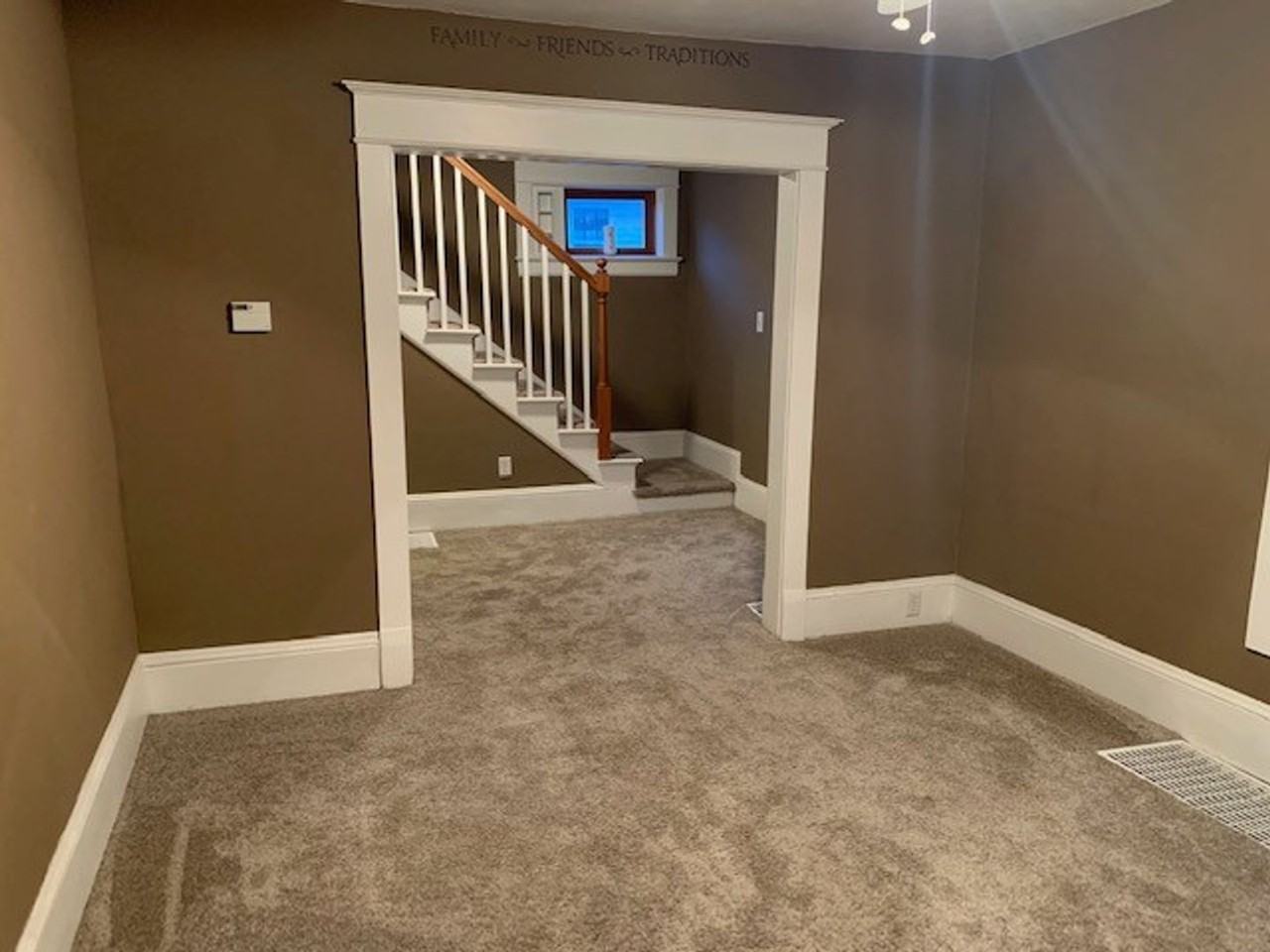 103 W Buchanan St - Photo 2 of 11