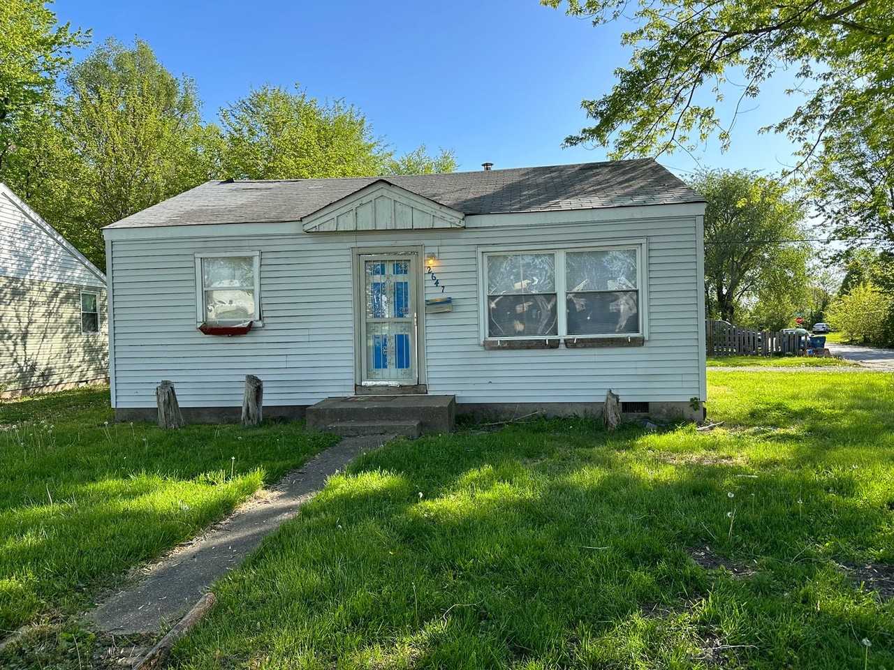 2647 Poplar Ave - Photo 6 of 6