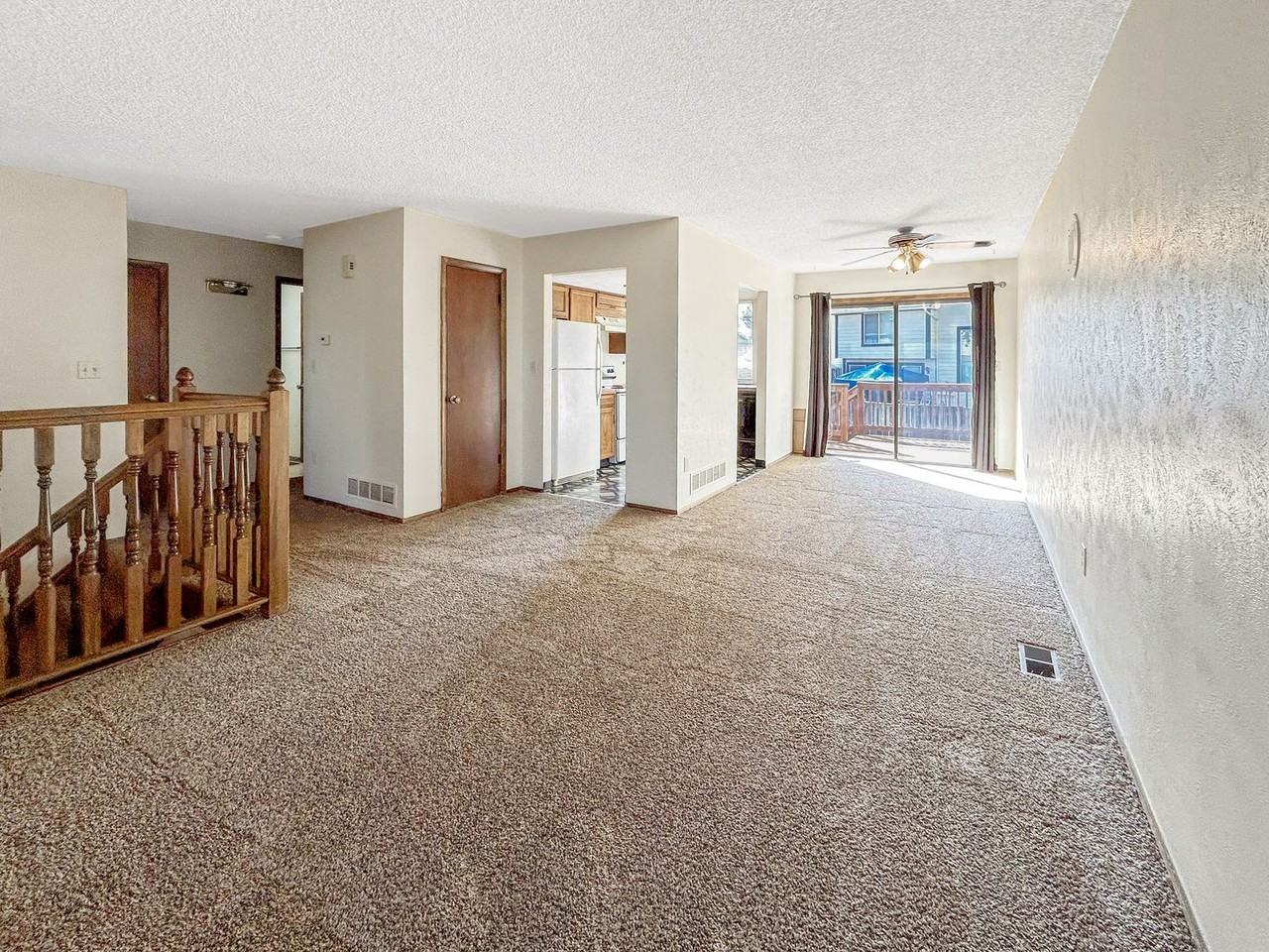 9133 Meade St - Photo 5 of 28