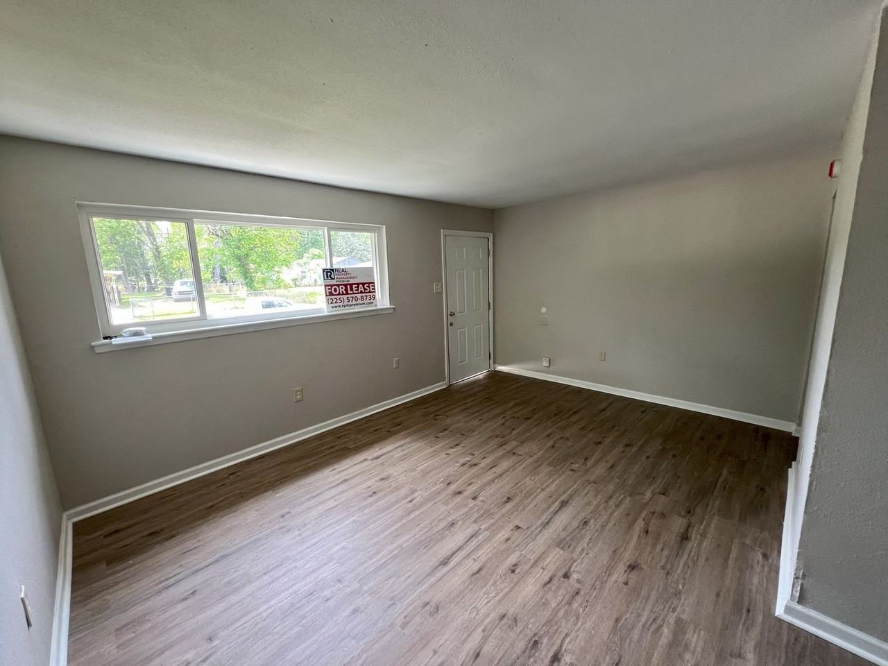 5714 Matthews St - Photo 2 of 10