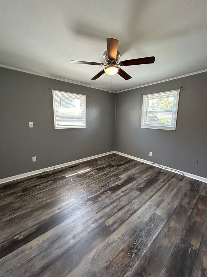 611 Woodvale Ave - Photo 7 of 14