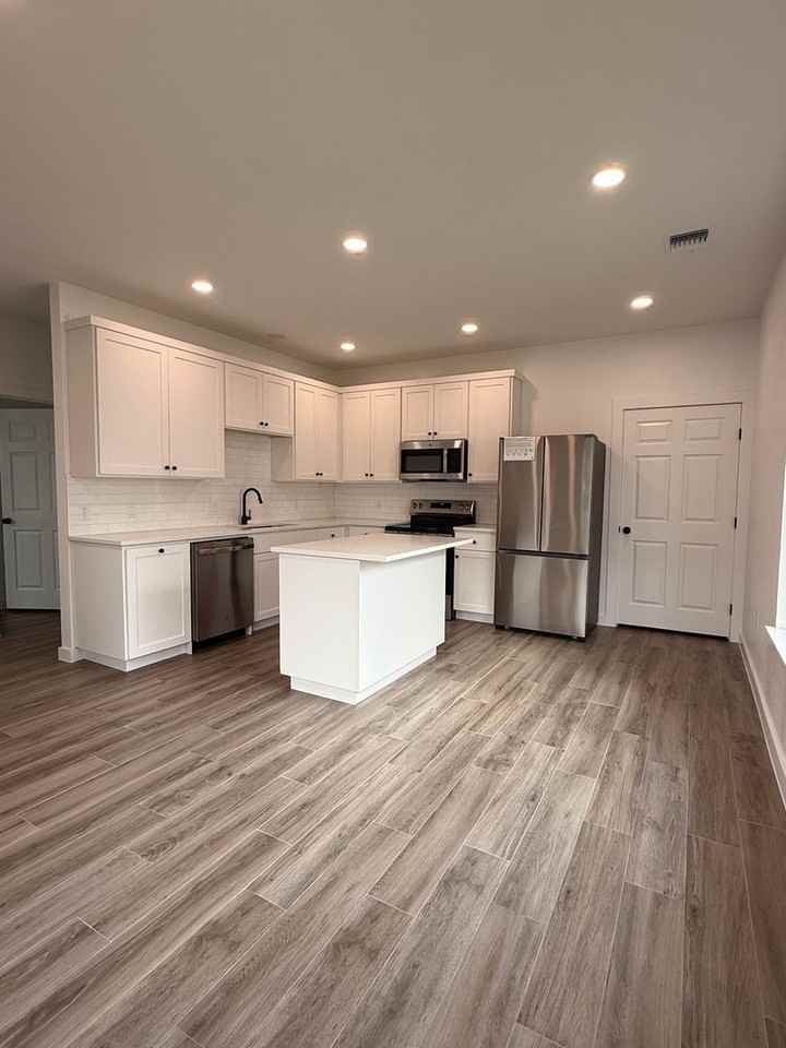 500A Wilkes St - Photo 2 of 12