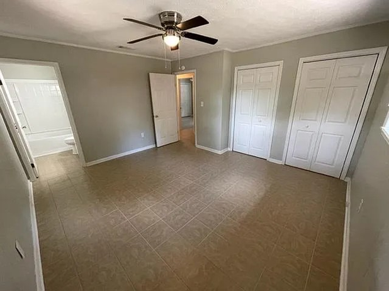 107 Fox St - Photo 6 of 12