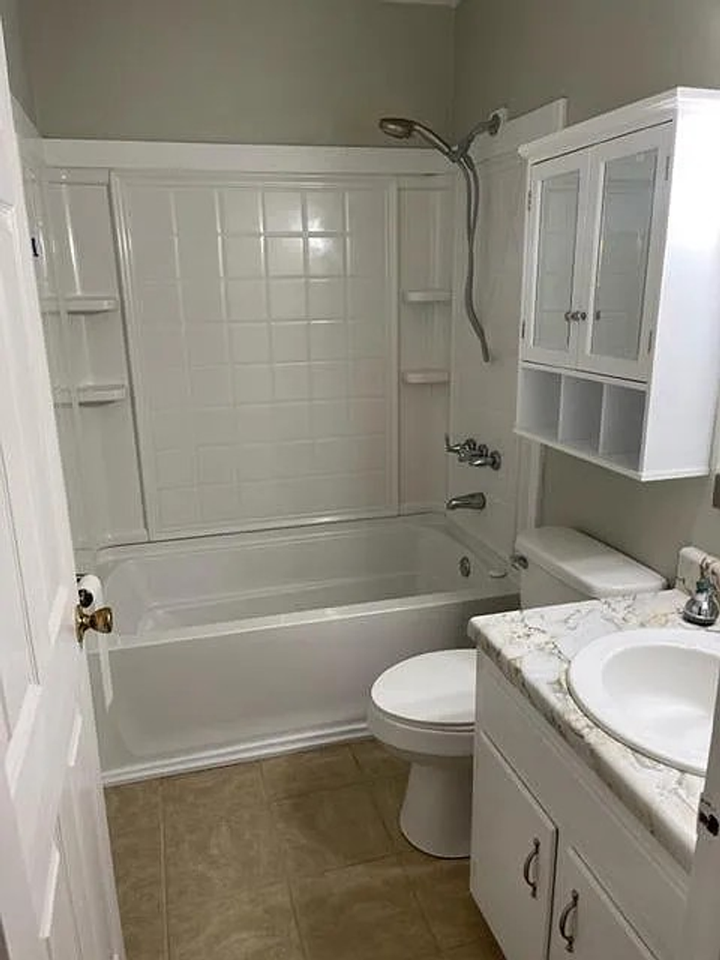 107 Fox St - Photo 7 of 12