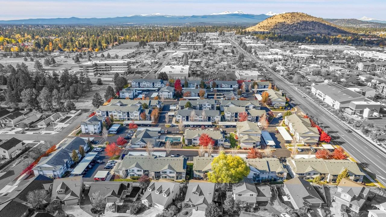 1,2,3-bedroom apartment homes close to everything! - Photo 6 of 26