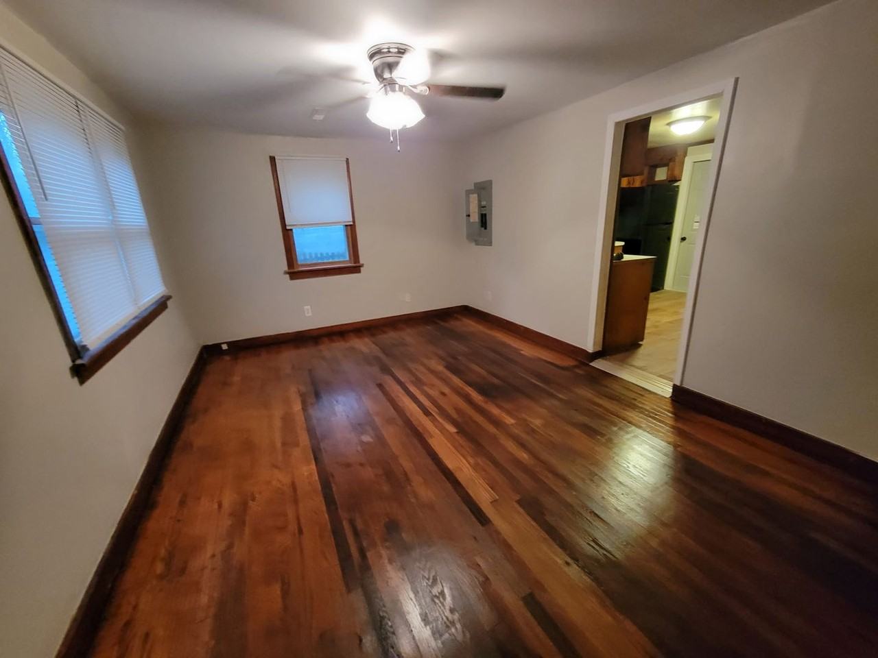 2800 Milhorn St - Photo 5 of 8