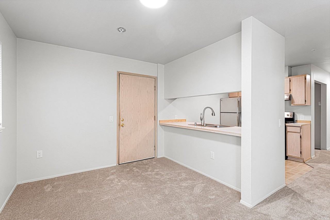 Park Place Apartments - Photo 6 of 20