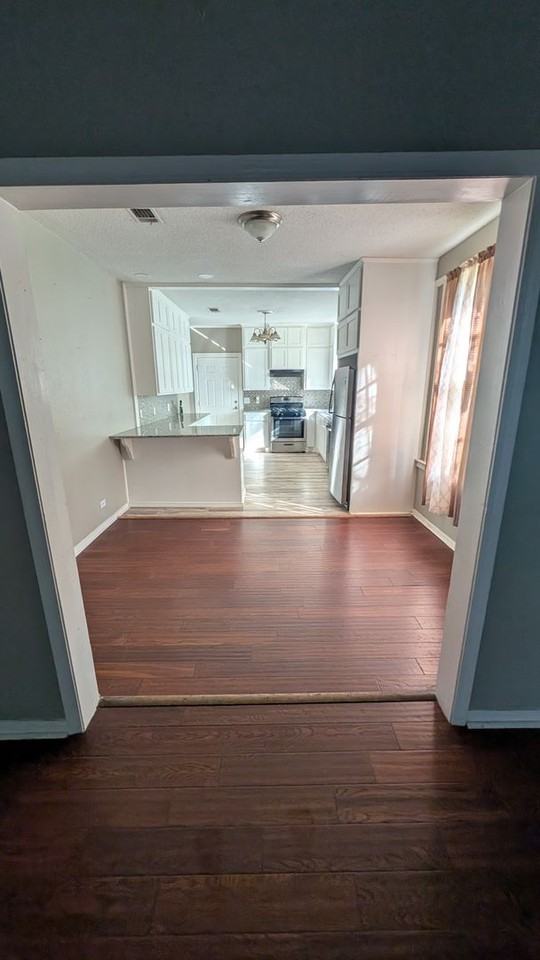 210 Claiborne St - Photo 5 of 7