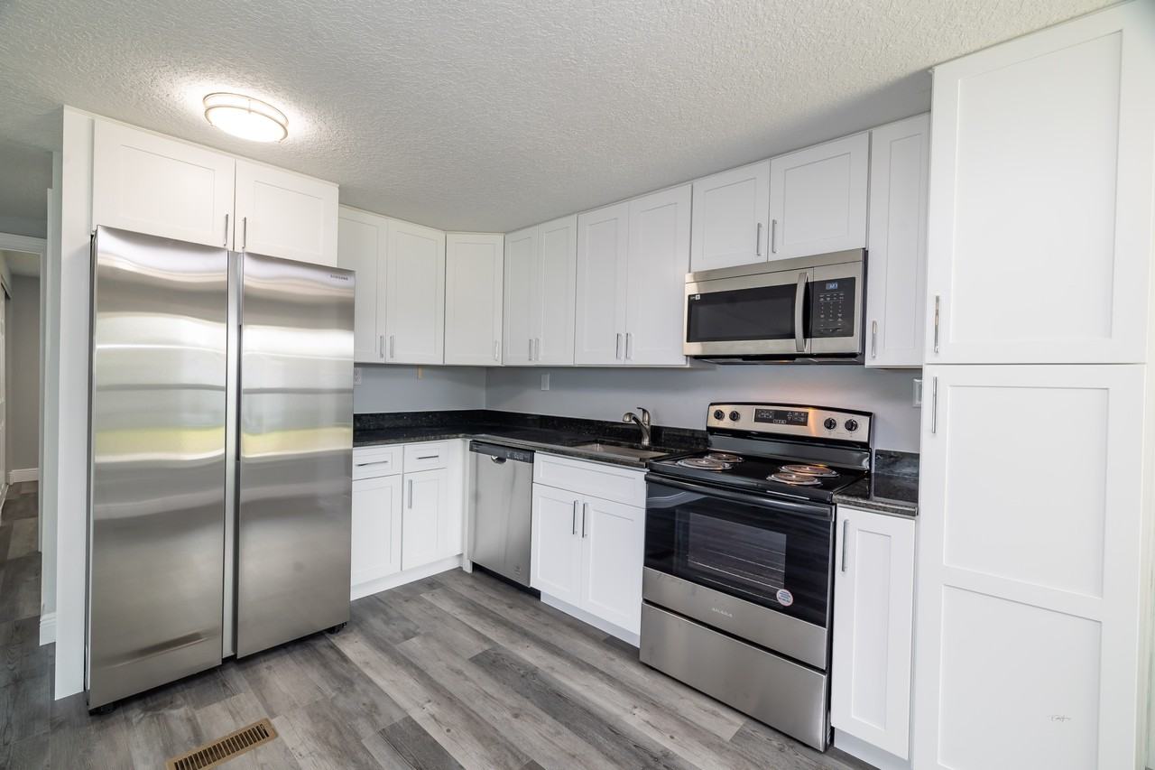 1044 Thrush Cir #NA - Photo 2 of 14