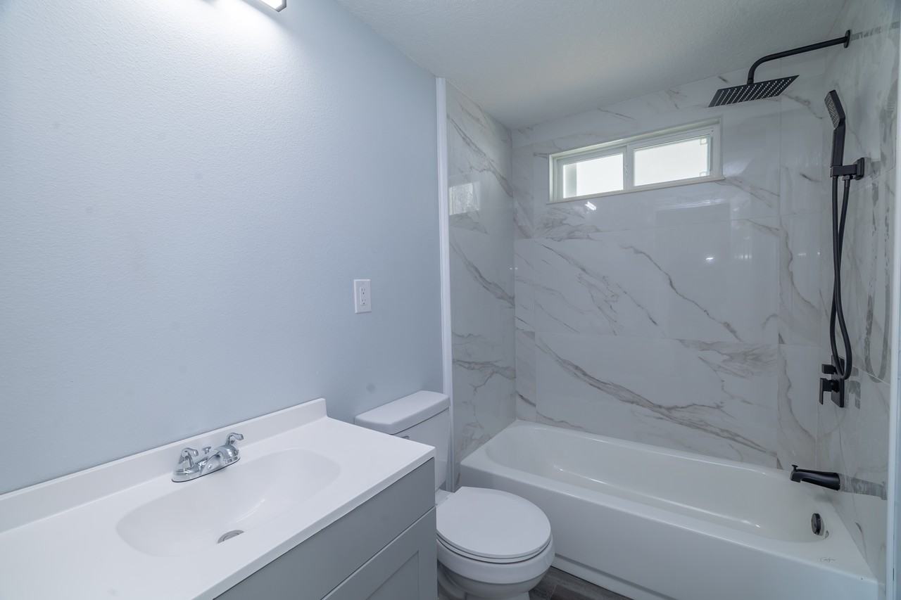 1044 Thrush Cir #NA - Photo 3 of 14