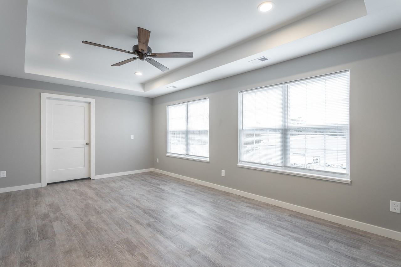 5712 Pearl St #102 - Photo 4 of 8