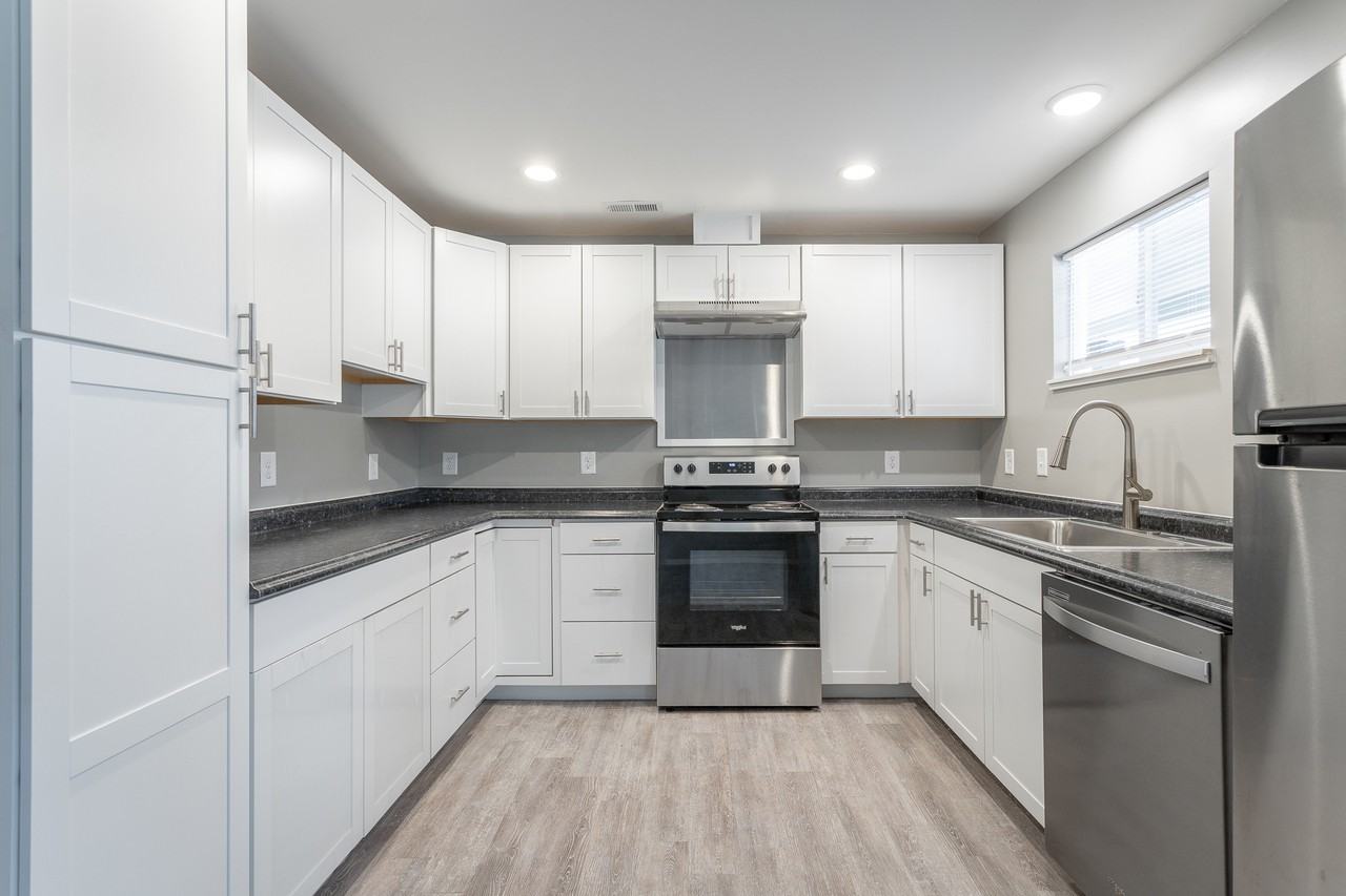 5712 Pearl St #102 - Photo 6 of 8