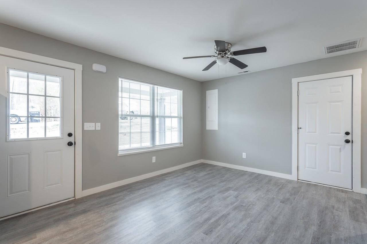 5712 Pearl St #102 - Photo 7 of 8