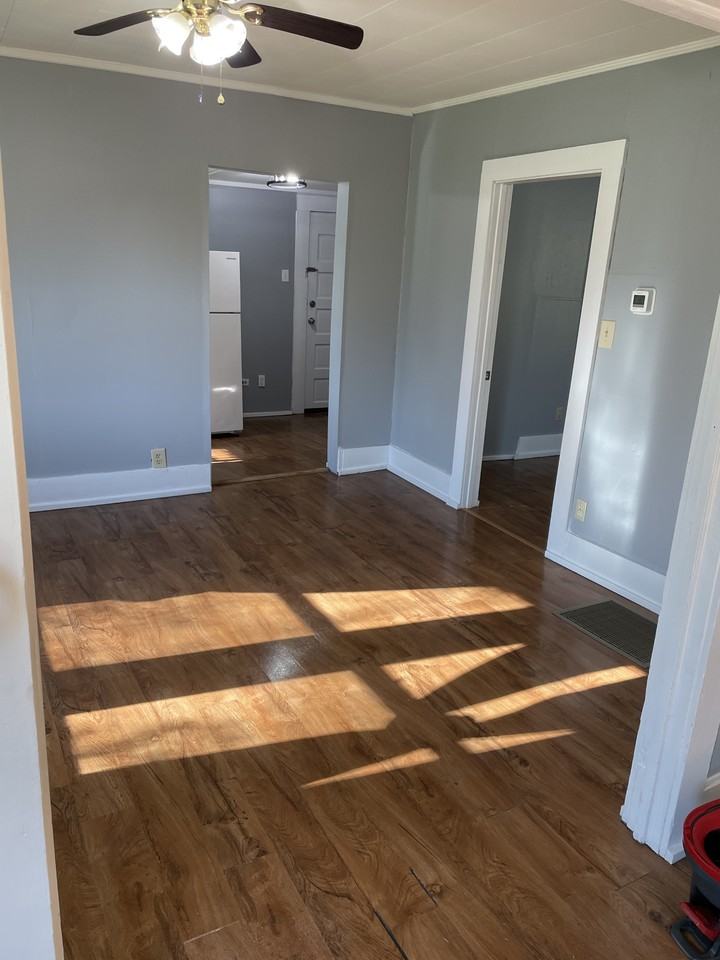 801 W 8th St #NA - Photo 3 of 8