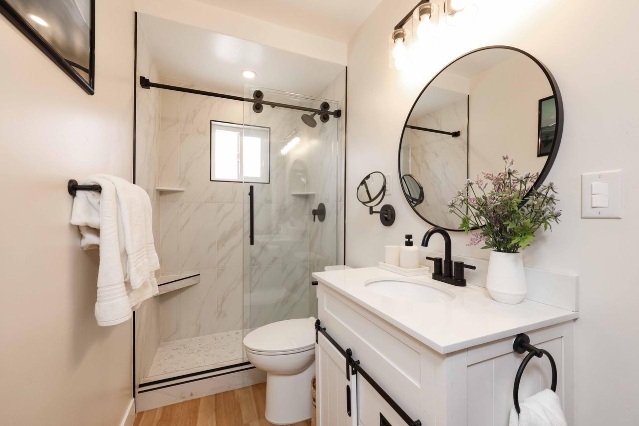 216 S Clementine St #2 - Photo 6 of 26