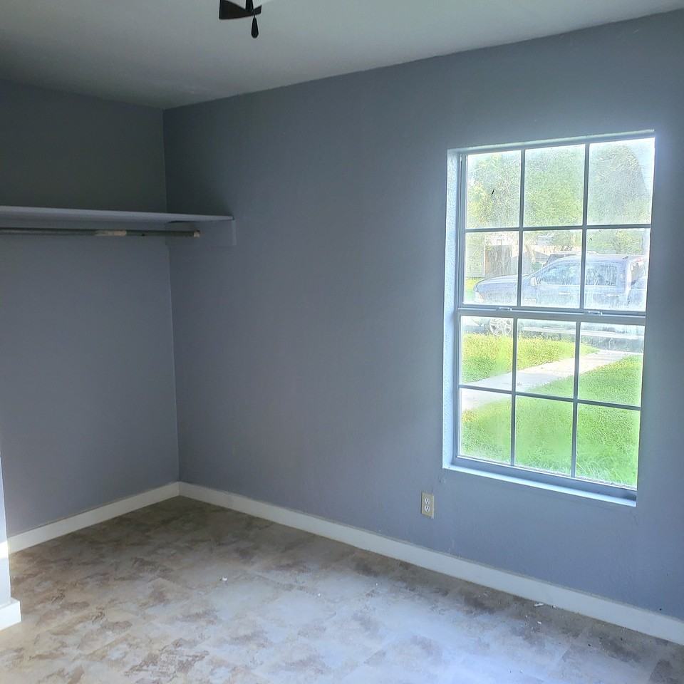 1678 Harvard Ave #NA - Photo 5 of 7