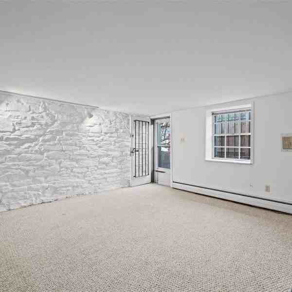 343 Denniston St #10 - Photo 3 of 7