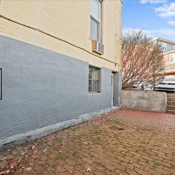 343 Denniston St #10 - Photo 7 of 7