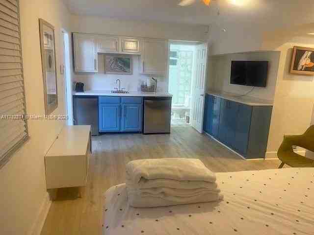 1560 Ne 145th St #2 - Photo 4 of 19