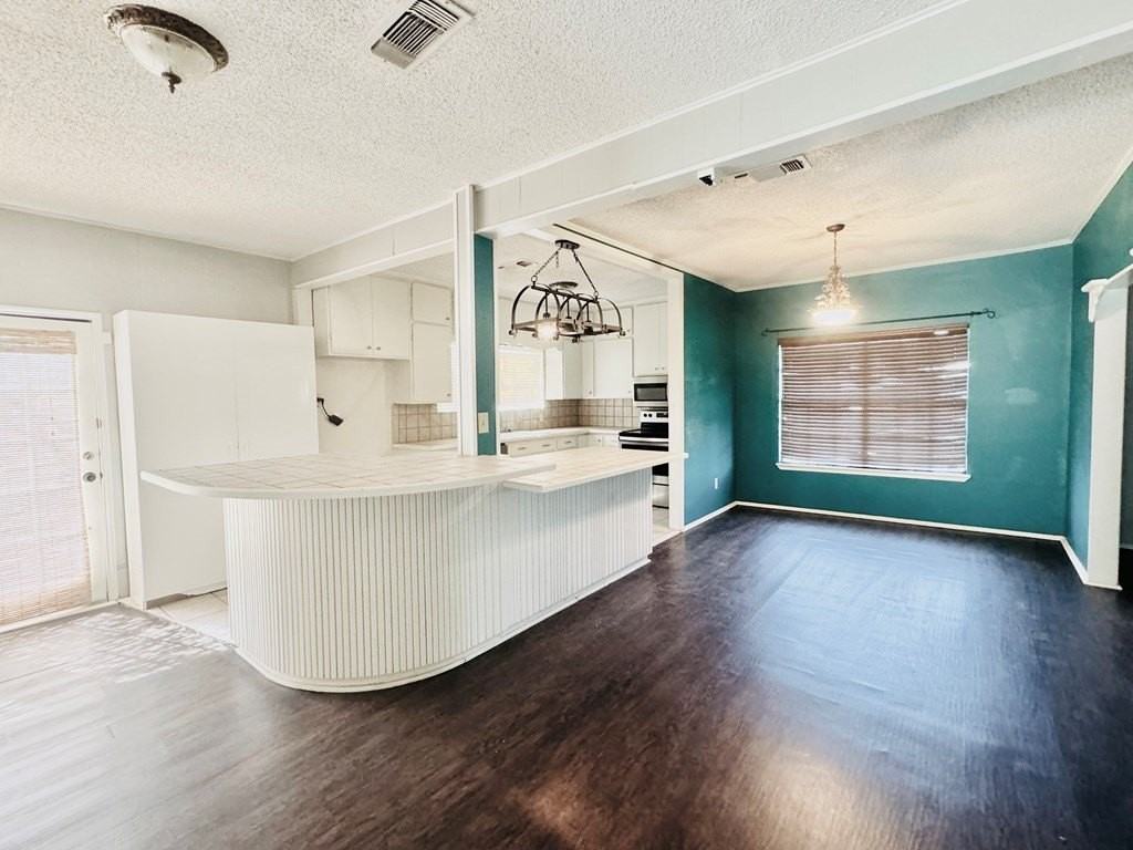 1314 S Jackson St - Photo 4 of 15