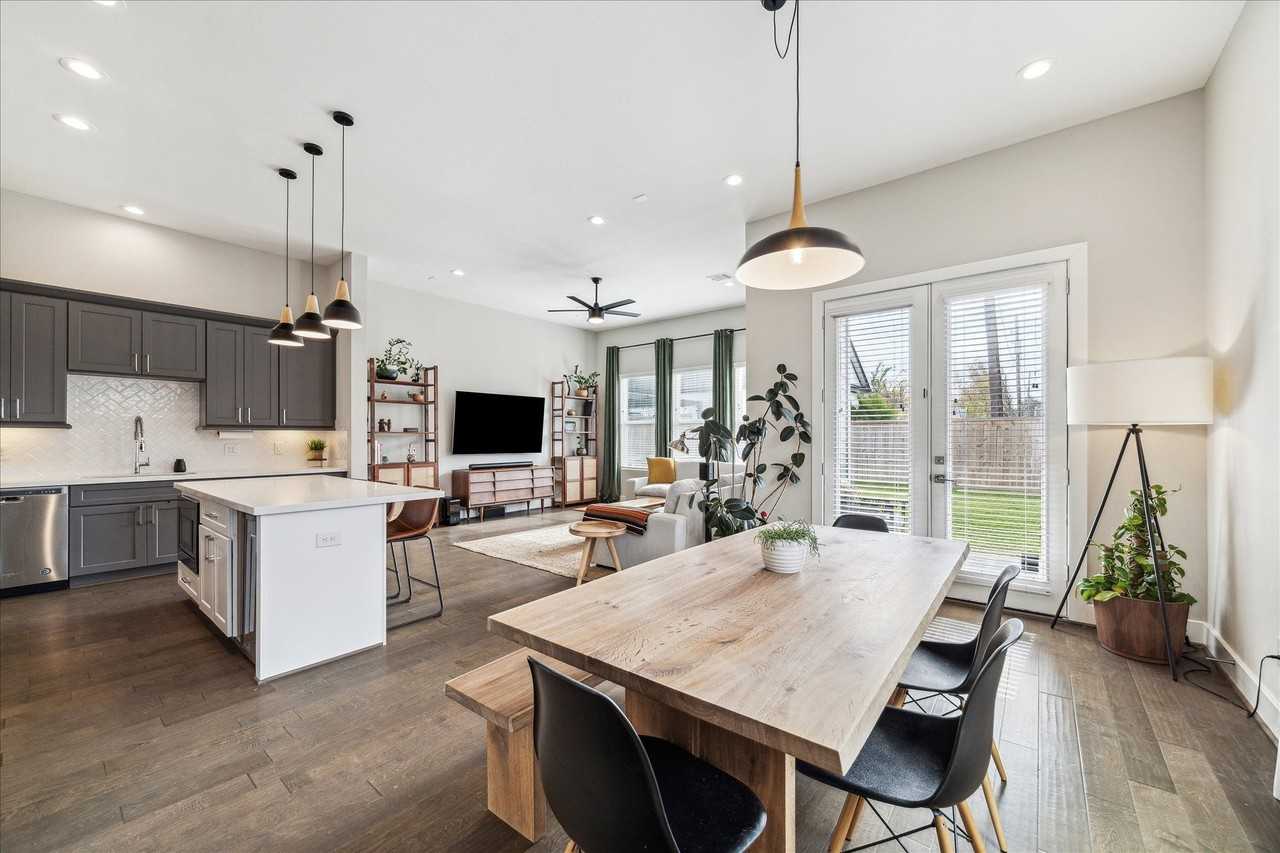 822 Morris St - Photo 5 of 32