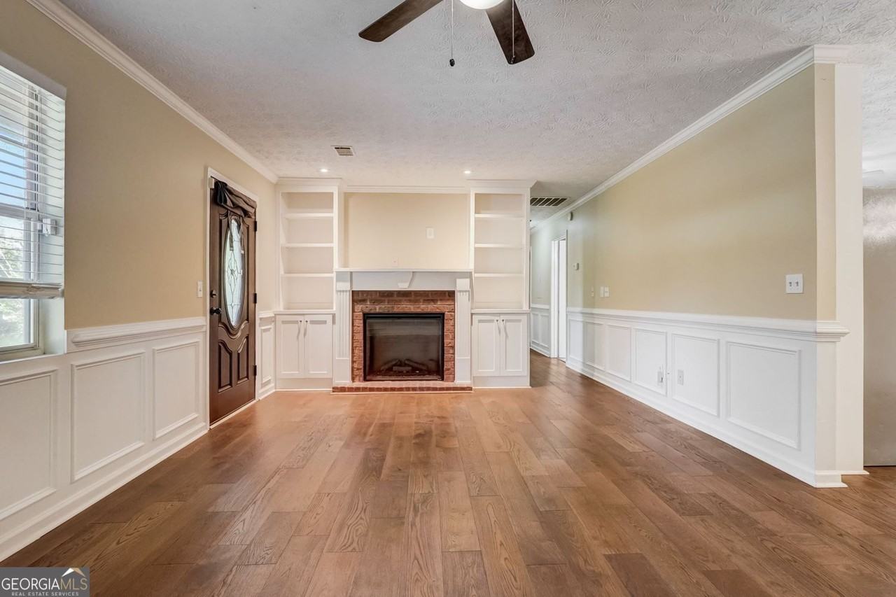 715 Cowan Rd - Photo 3 of 28