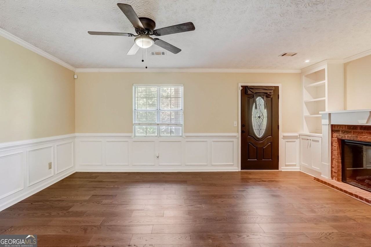 715 Cowan Rd - Photo 4 of 28