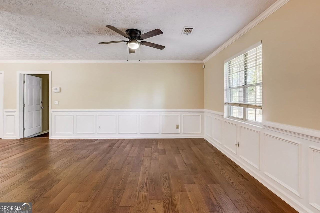 715 Cowan Rd - Photo 5 of 28